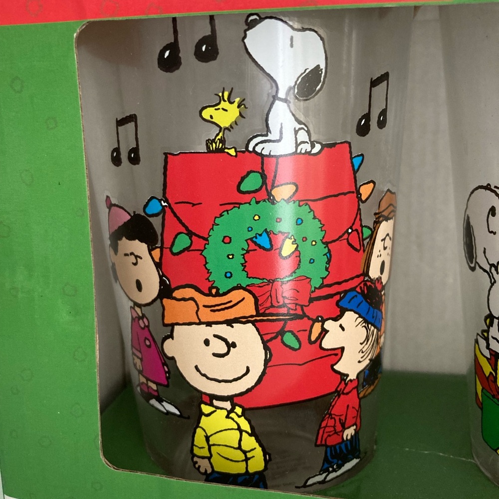 Peanuts 4-pc Glass Set - Picture 2 of 10